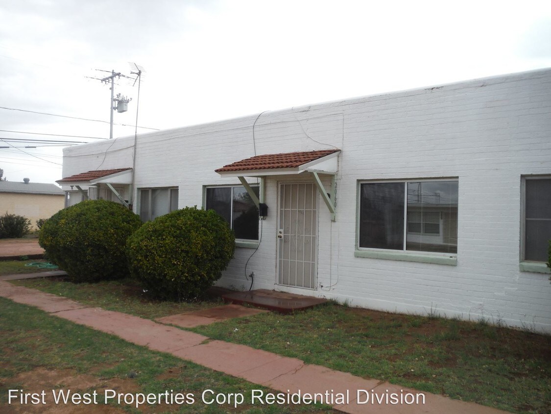 Primary Photo - 2052 E 10th St