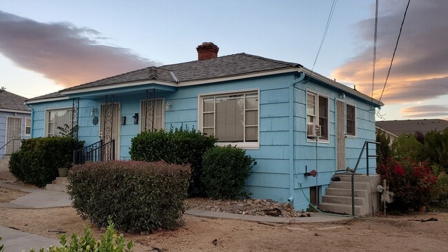 Building Photo - 849 Roberts St