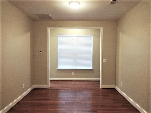 Foto del edificio - 126 Diploma Dr