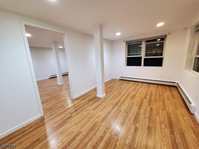 Primary Photo - 49 Ideal St
