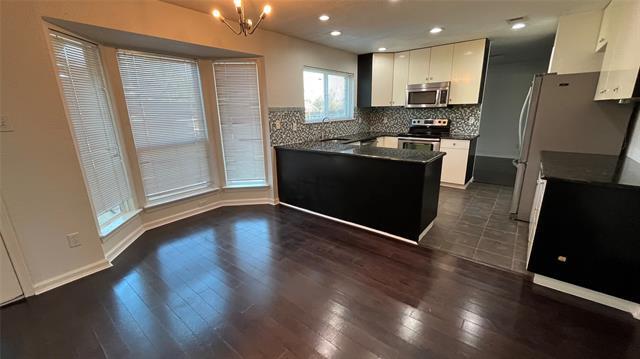 Foto del edificio - 2625 Bayberry Ln