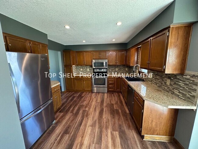 Building Photo - 5476 Dakota Dr