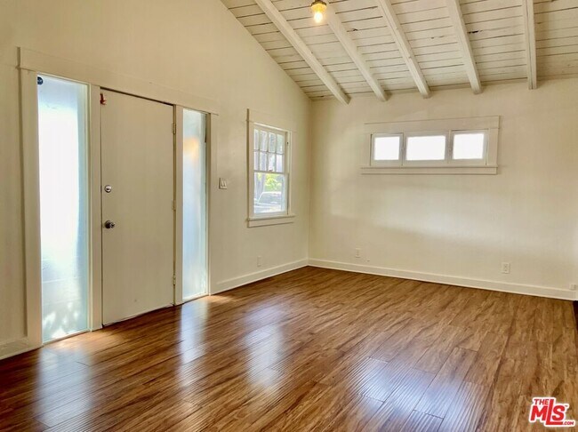 Building Photo - 3708 S St Andrews Pl