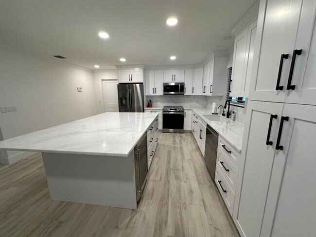 Foto del edificio - 610 West Dr