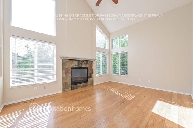 Building Photo - 1572 Beacon Hill Dr