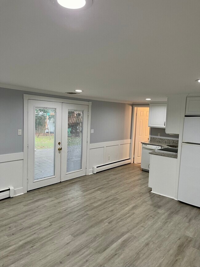 Private entrance with doors that open wide for a great breeze - 1584 N Monroe Ave