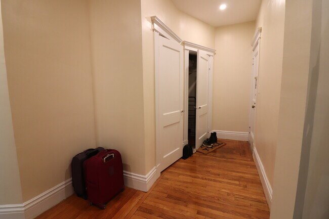 Building Photo - 30 Littell Rd