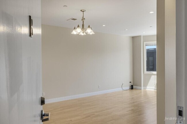 Foto del edificio - 349 25th Ave