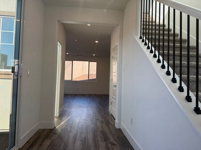 Foto del edificio - New Folsom home with solar!