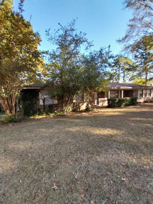 Primary Photo - 166 Dawn Cir