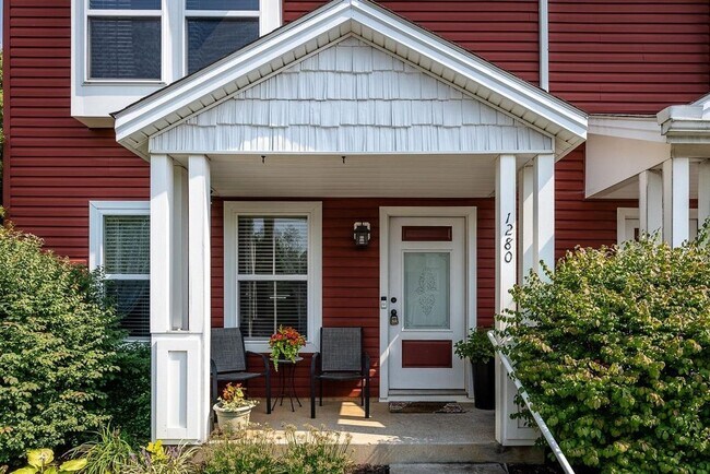 Building Photo - Updated 3 Bedroom 2.5Bath Townhouse in Harrisonburg
