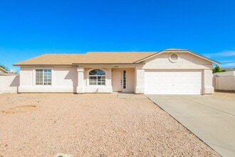 Building Photo - 8046 E Fairfield St