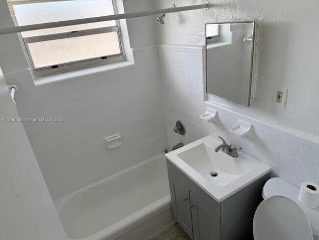 Foto del edificio - 4725 NW 33rd Ave