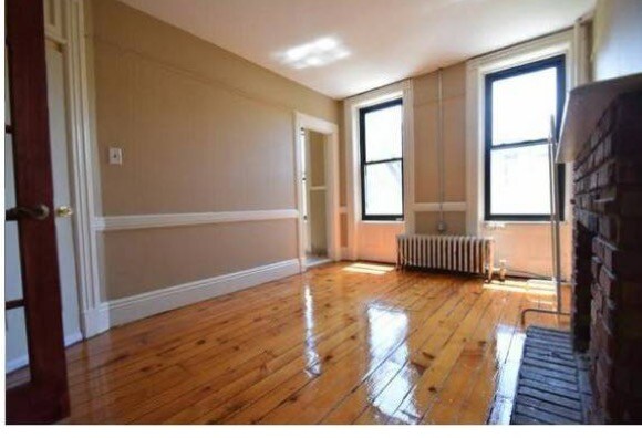 Building Photo - 476 7th St