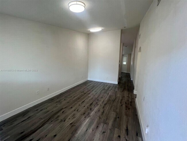 Foto del edificio - 2650 SE 16th Terrace