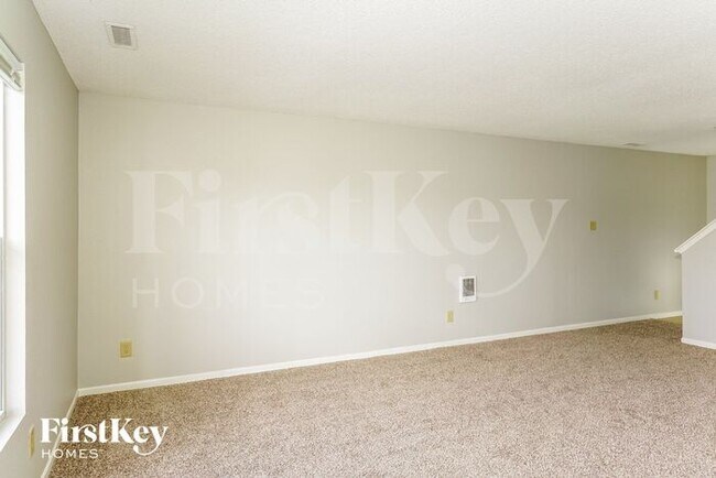 Building Photo - 8837 Hosta Way