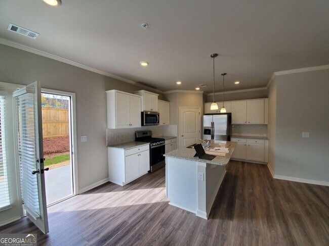 Foto del edificio - 763 Woodstock Grove Dr