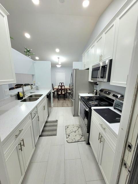 Foto del edificio - 1328 Waterway Cove Dr