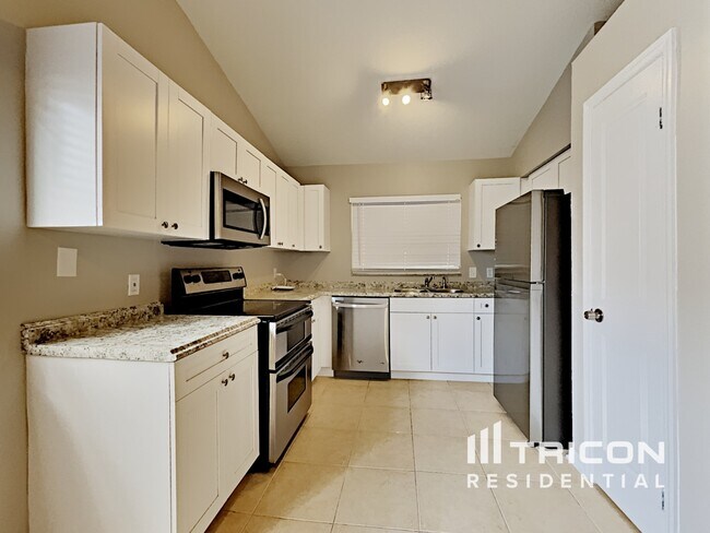 Foto del edificio - 707 Sand Ridge Dr