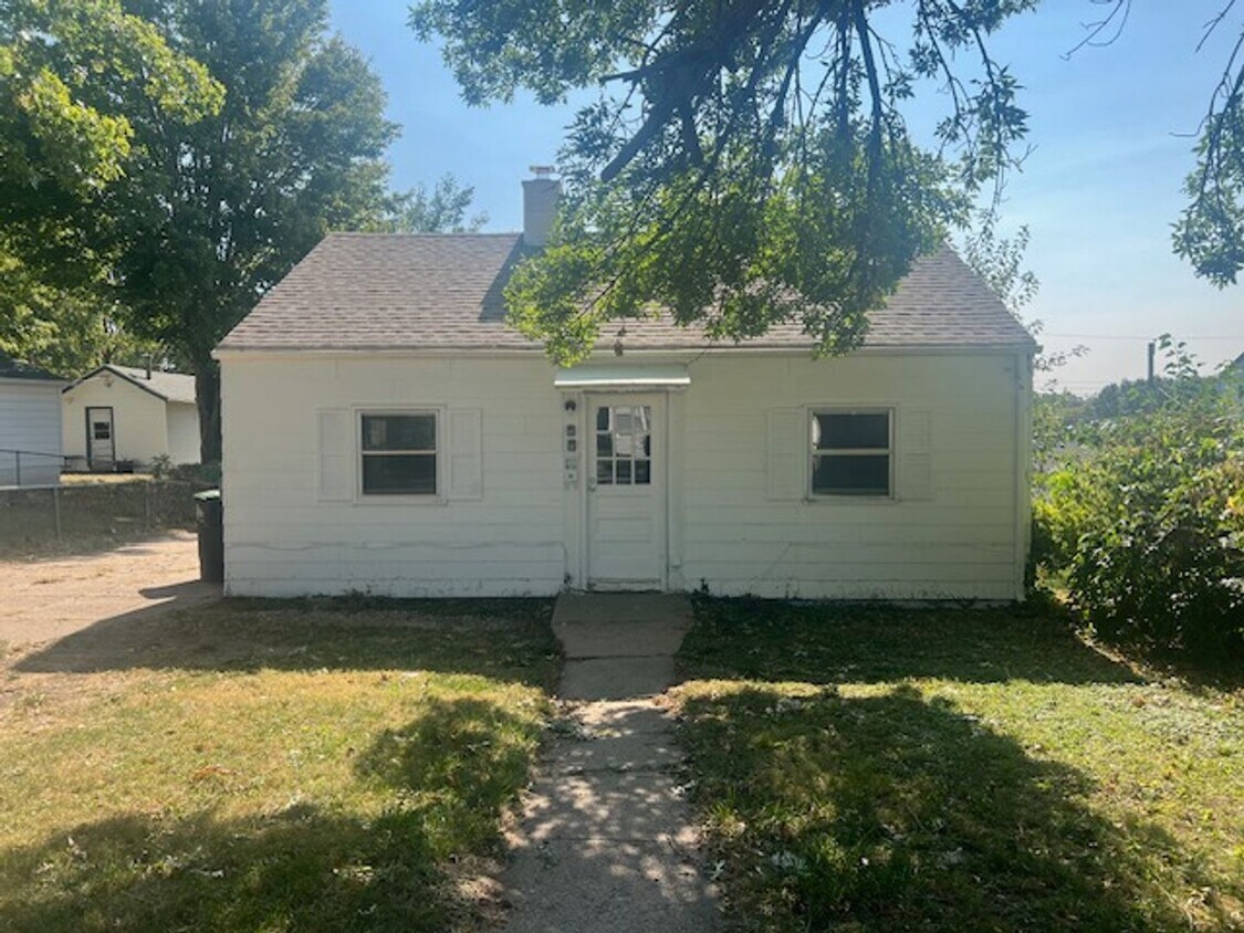 1339 Monroe St, Omaha, NE 68107 House Rental in Omaha, NE