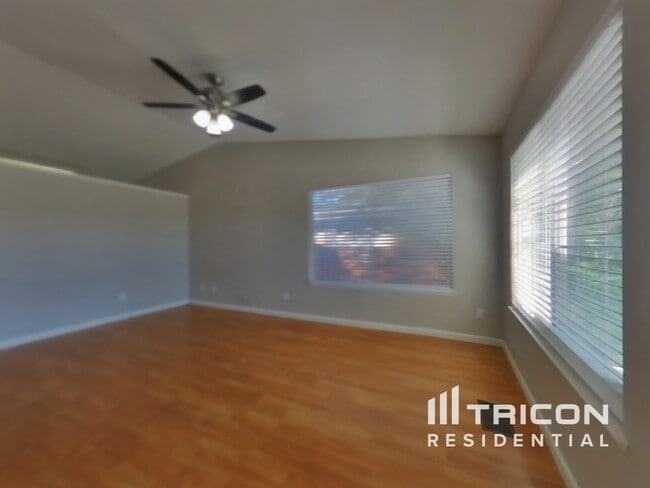 Building Photo - 5907 Poinsettia Ct