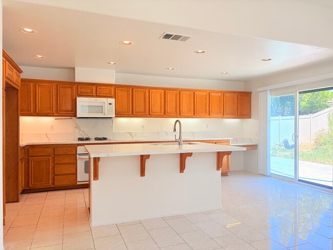 Building Photo - 28330 Linda Vista St