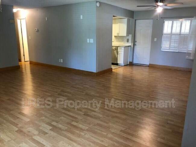 Foto del edificio - 1031 Columbia Ave