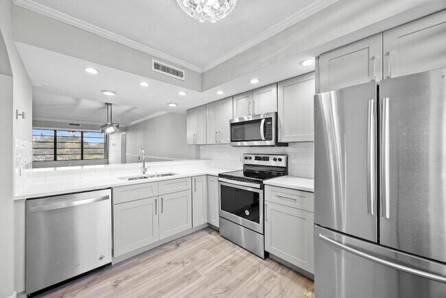 Foto del edificio - 3716 Whitehall Dr