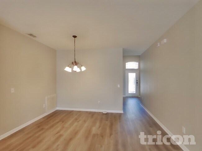 Foto del edificio - 12423 Ridgedale Dr