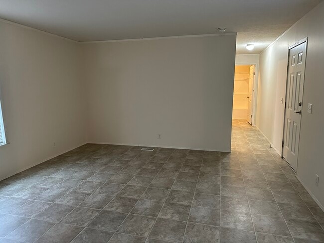 Foto del edificio - 2251 Wellington Green Dr