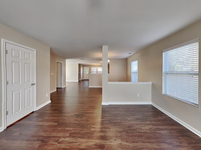 Foto del edificio - 142 W Cavendish Dr