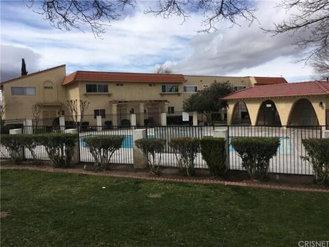 Foto del edificio - 43611 Stanridge Ave