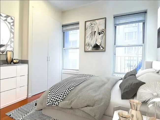 Building Photo - 129 W 56th St
