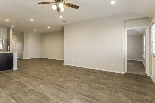 Building Photo - 8102 Rose Petals Ln
