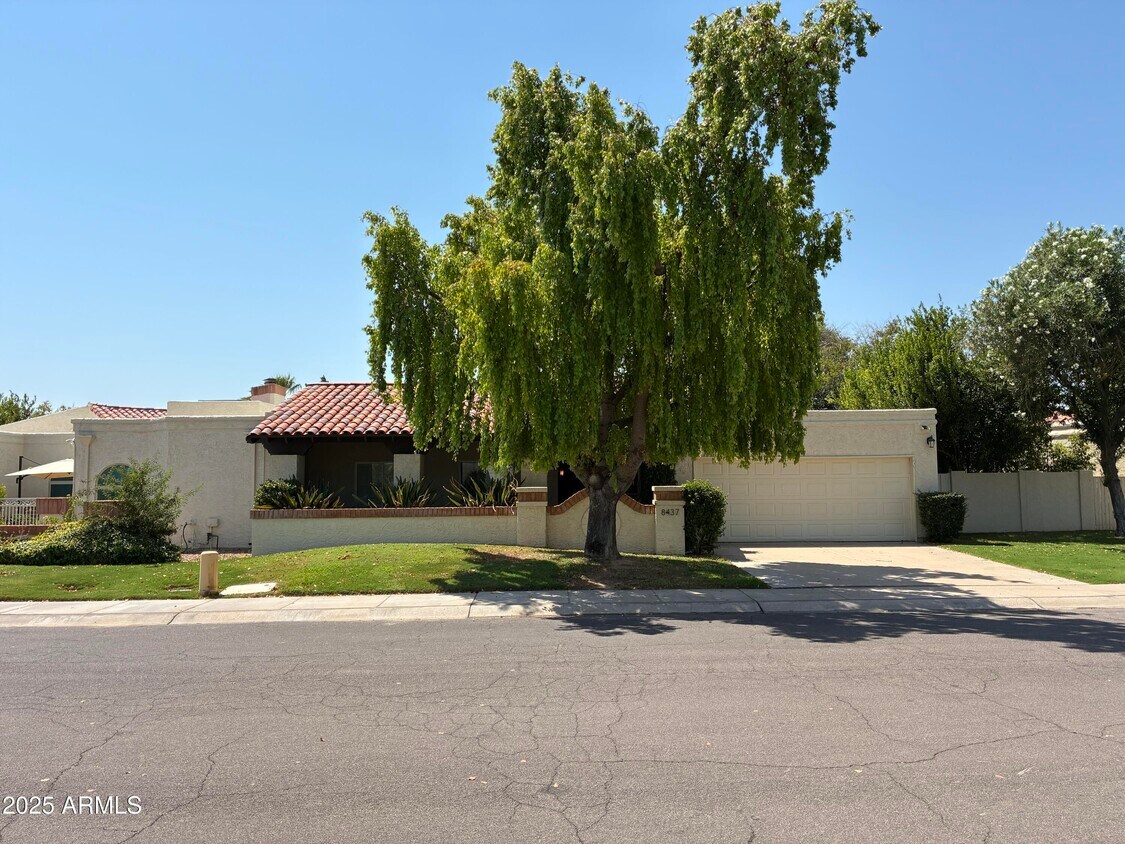Primary Photo - 8437 E San Benito Dr