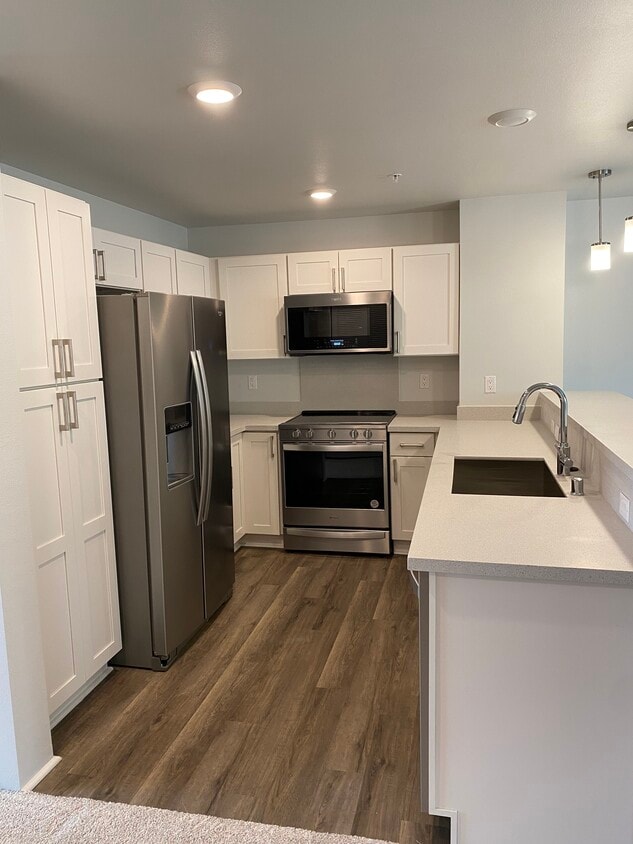 913525 Kauluakoko St Unit 2207, Ewa Beach, HI 96706 Condo for Rent