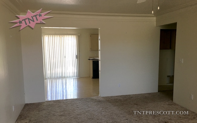Building Photo - 4601 N Carla Vista Dr