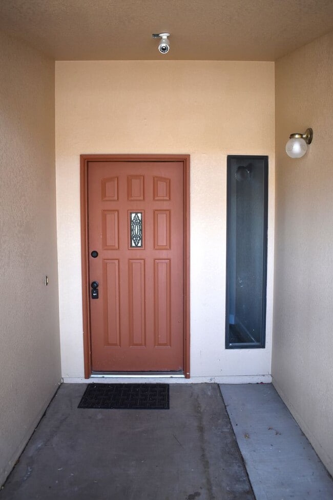 Building Photo - 3547 Briarwood Dr