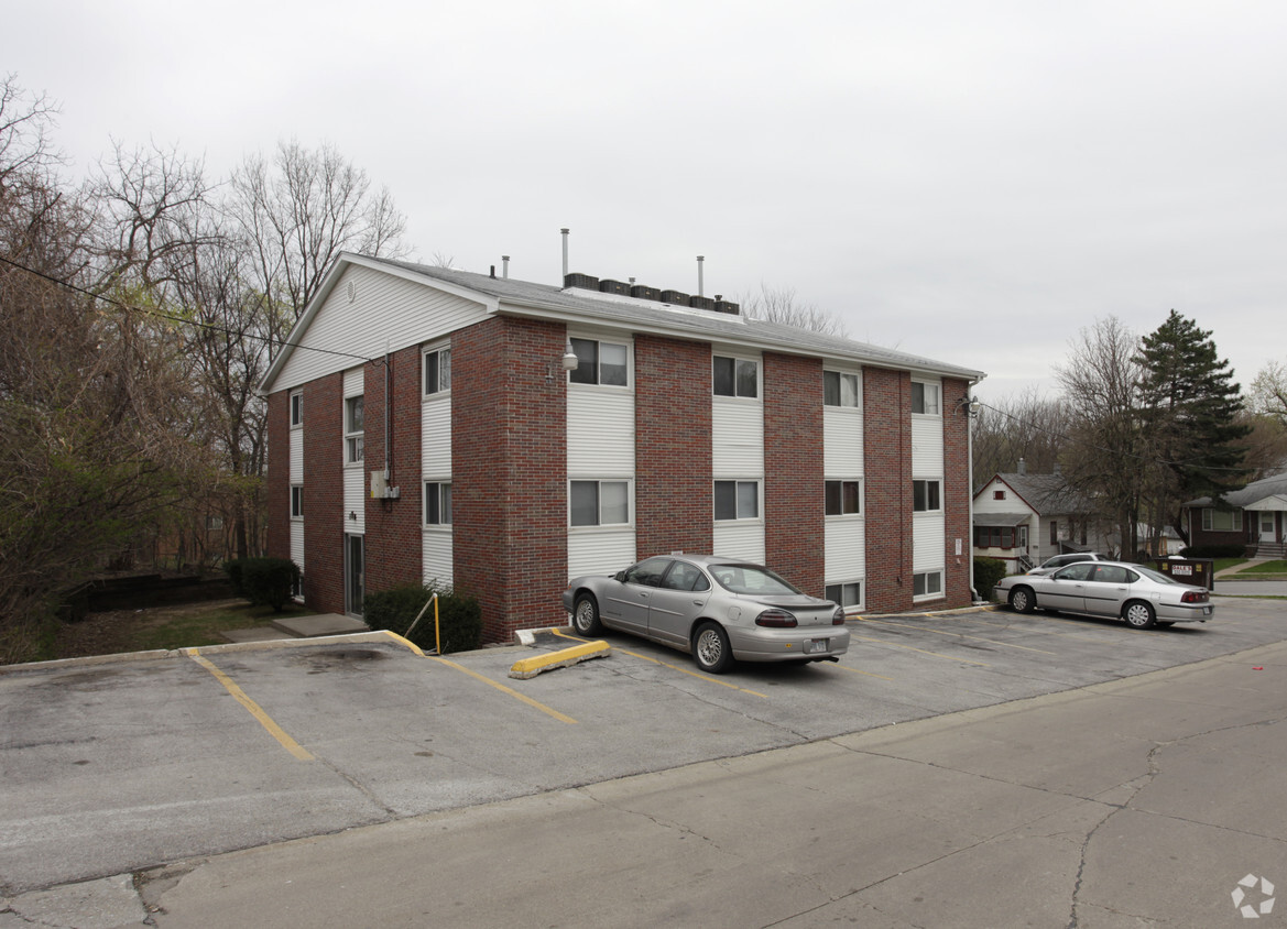 Building Photo - 4716 Cuming St