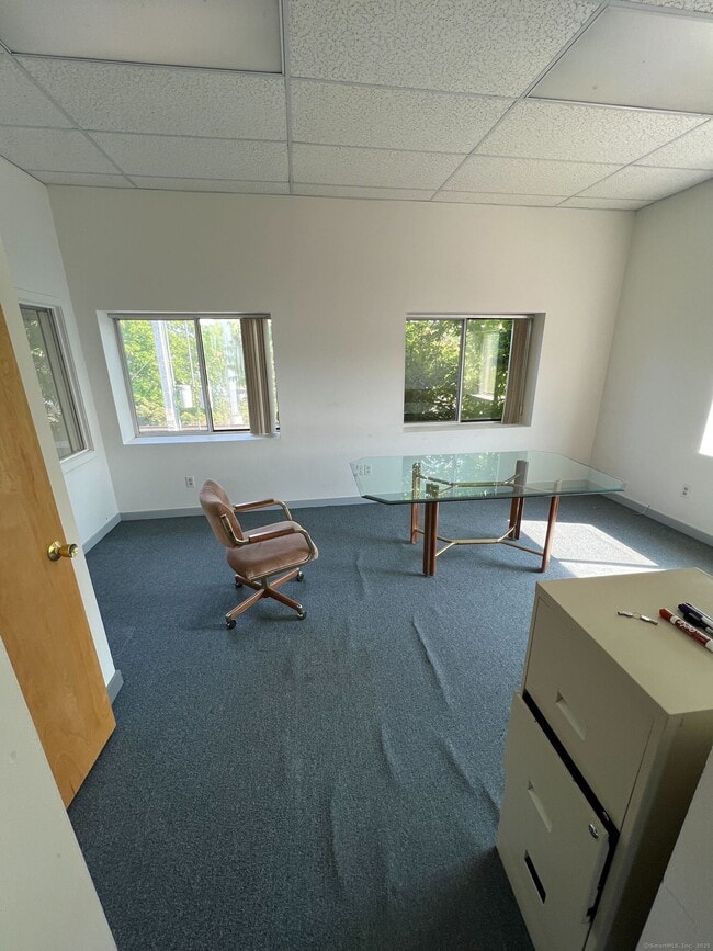 Building Photo - 151 Meadow St