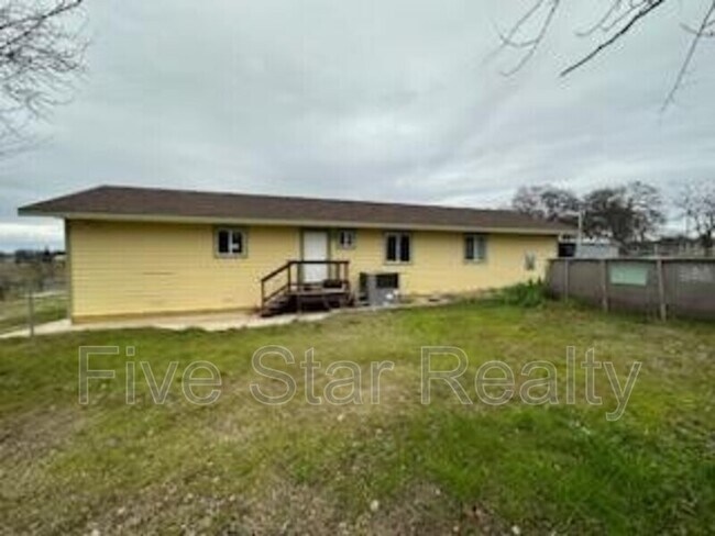 Building Photo - 4279 Fruitland Rd