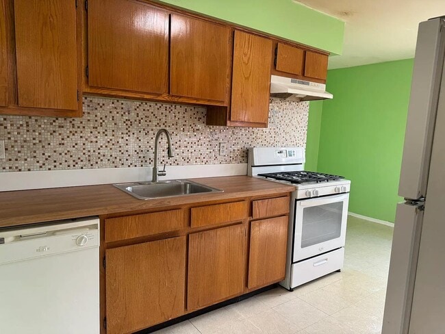Building Photo - 1524 Raspberry Ct