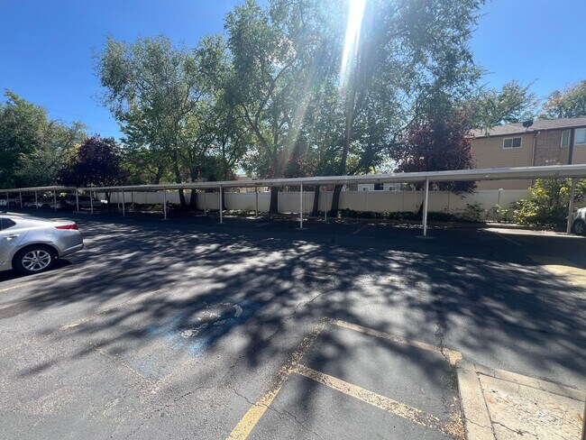 Foto del edificio - 857 Meadow Pine Ct