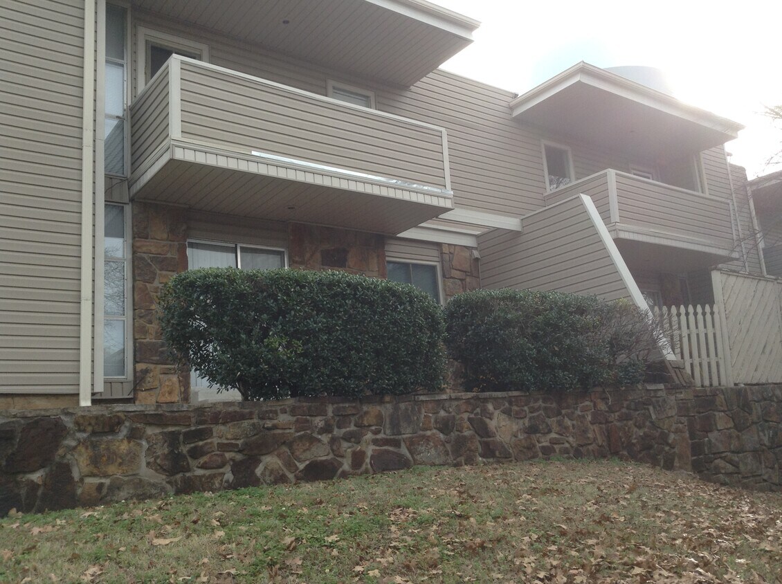 2 Balconies - 7351 S Yale Ave