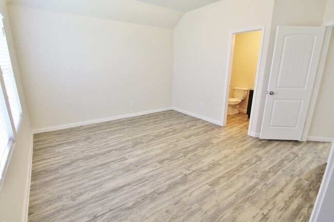 Building Photo - 24010 Treviso Gardens Dr