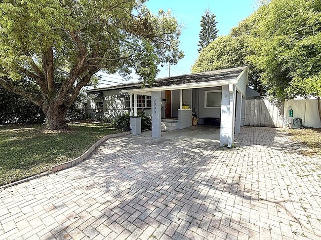 Photo - 3000 Knollwood Cir House