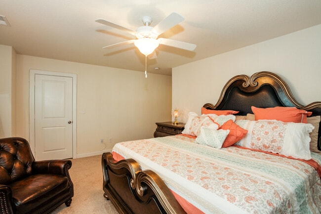 Foto del edificio - 465 Abelia Way
