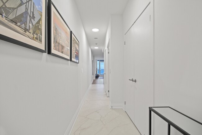 Building Photo - 208 Queens Quay W