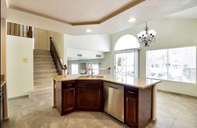 Foto del edificio - 7517 Heather Knoll Cir