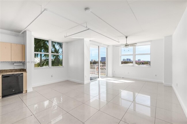 Foto del edificio - 3180 SW 22nd St